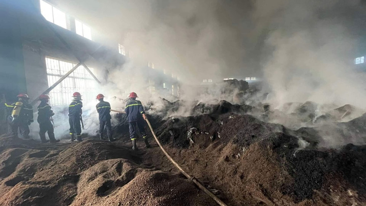 Yên Bái: Cháy lớn tại nhà máy sản xuất chè gây thiệt hại lớn về tài sản