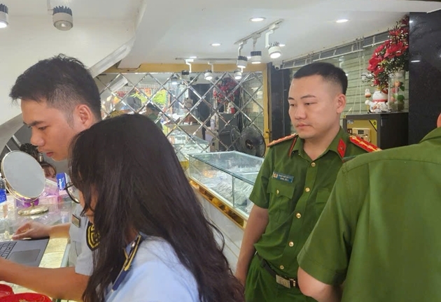 Thanh Hóa: Xử phạt, tịch thu và tiêu hủy trang sức không rõ nguồn gốc trị giá gần 800 triệu đồng