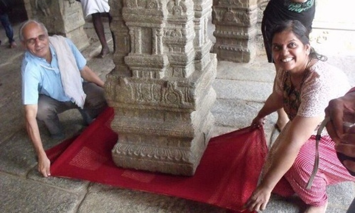 Bí ẩn cây cột đá cao gần 5m không chạm đất tại Ấn Độ khiến giới khoa học đau đầu