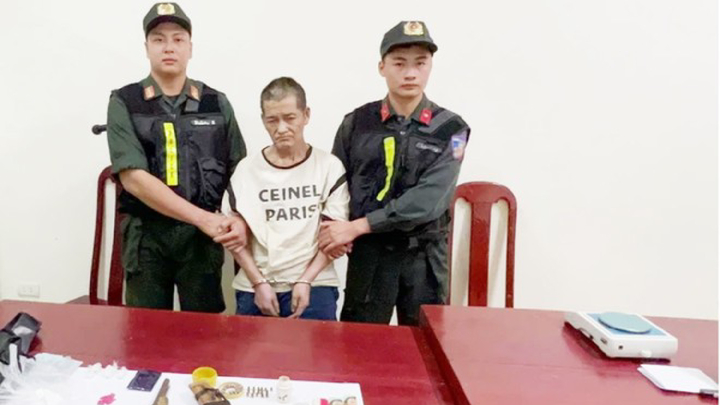 Bắt giữ 2 đối tượng  mua bán trái phép ma túy, chống trả lực lượng chức năng