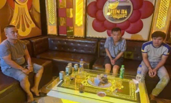 Khởi tố 3 đối tượng “bay lắc” trong quán karaoke ở Hà Tĩnh
