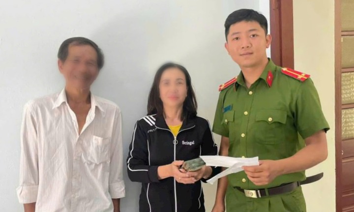 Người phụ nữ ở Gia Lai bất ngờ khi thấy 100 triệu trong cốp xe