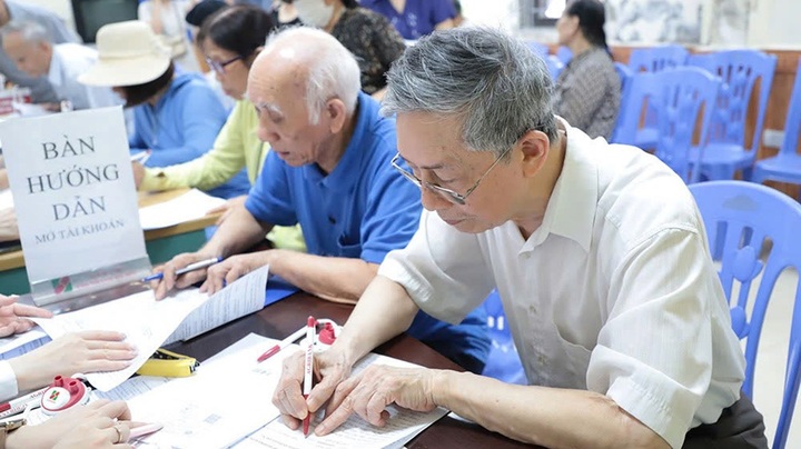 Từ năm 2025, cách tính lương hưu của khu vực Nhà nước thay đổi ra sao?