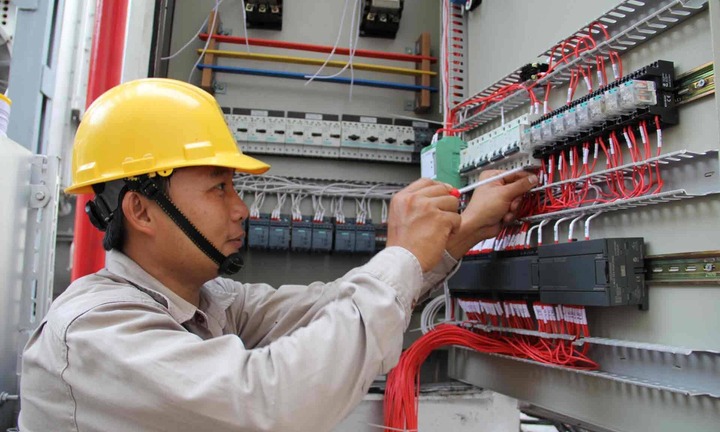 Những công việc sửa chữa nhà bạn không nên tự làm?