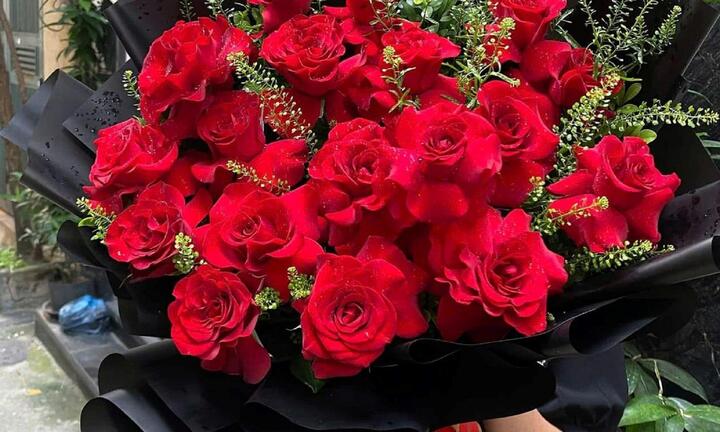 20/10: Bó hoa kia trao ai, khi mẹ cũng là phụ nữ?