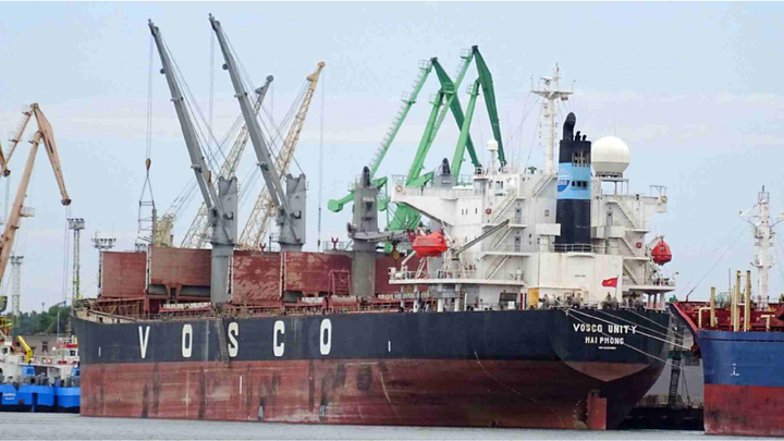 Doanh thu nghìn tỷ tăng 77%, Vận tải biển Việt Nam vẫn lỗ hơn 14 tỷ đồng