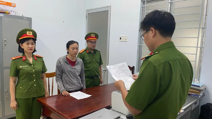 Tạm giam nữ kế toán chiếm đoạt hơn 11,3 tỷ đồng của công ty