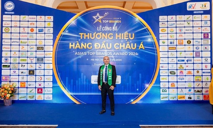 Ông Nguyễn Hữu Linh nhận Chứng nhận Bảo tồn bài thuốc quý – Di sản gia truyền và sáng chế bài thuốc