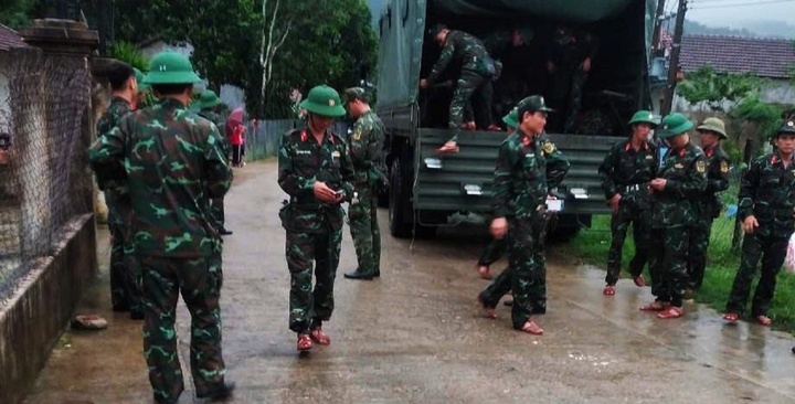 Vụ máy bay quân sự rơi ở Bình Định: Đã liên lạc được với 2 phi công