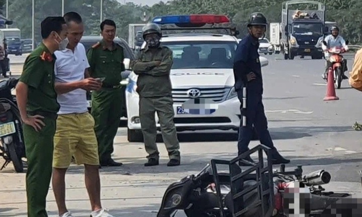 Tai nạn giao thông ở Đại lộ Thăng Long, người đàn ông đi xe máy tử vong