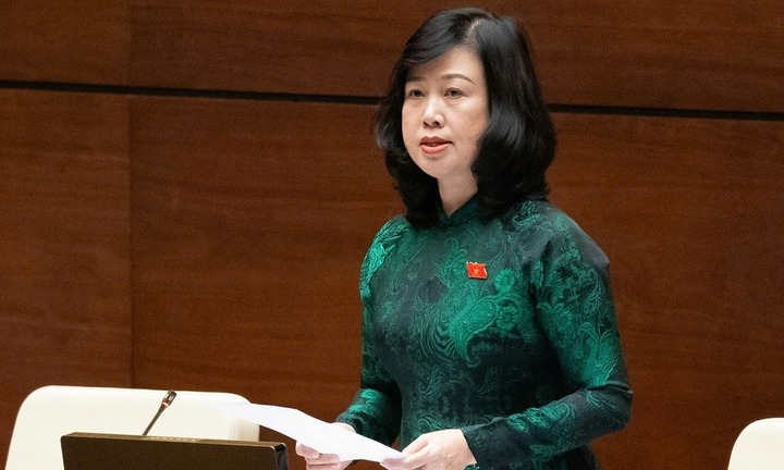 Bộ trưởng Y tế từng đeo khẩu trang, bịt mặt đi mua thuốc kê đơn