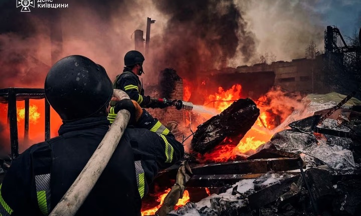 Nga bất ngờ trút đòn tập kích sấm sét bằng tên lửa, thủ đô Kiev của Ukraine rung chuyển