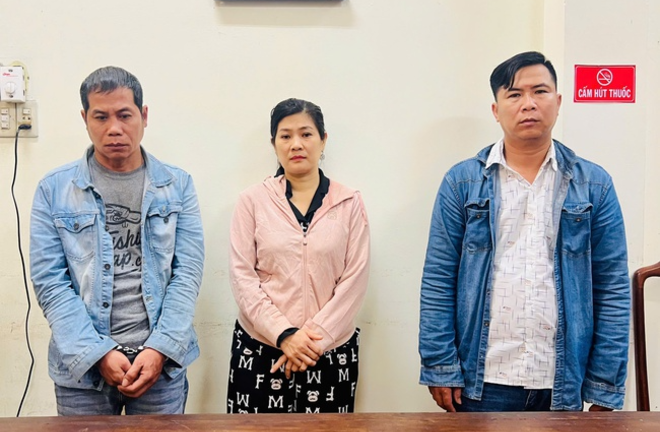 Thủ đoạn tráo vàng giả lấy tiền thật khiến nhiều tiệm vàng ở Huế sập bẫy