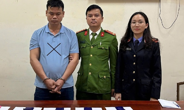 Bắt giữ đối tượng mua bán trái phép 2.000 viên hồng phiến