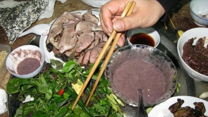 Vụ 8 người nhập viện sau khi ăn thịt chó ở Đắk Lắk: Lãnh đạo phường tiết lộ 