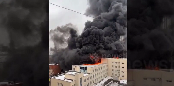 Clip: Bệnh viện bốc cháy khói đen nghi ngút như