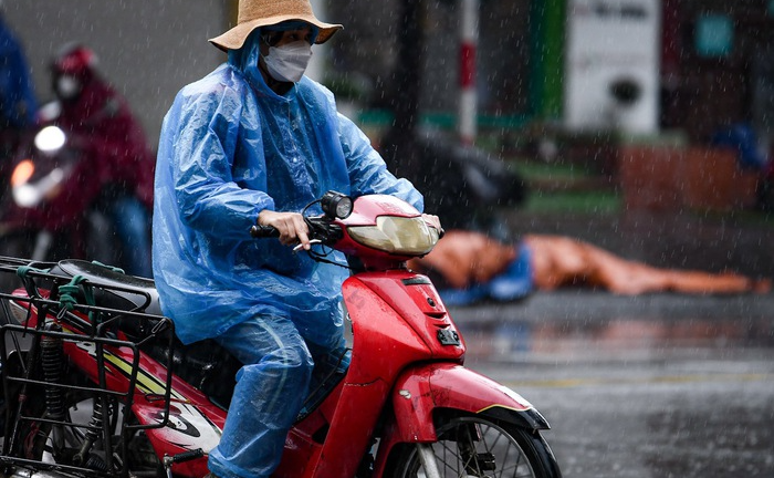 Không khí lạnh đang tràn về, Hà Nội chuẩn bị mưa rét