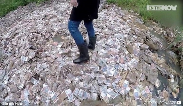 Nhóm người tìm thấy