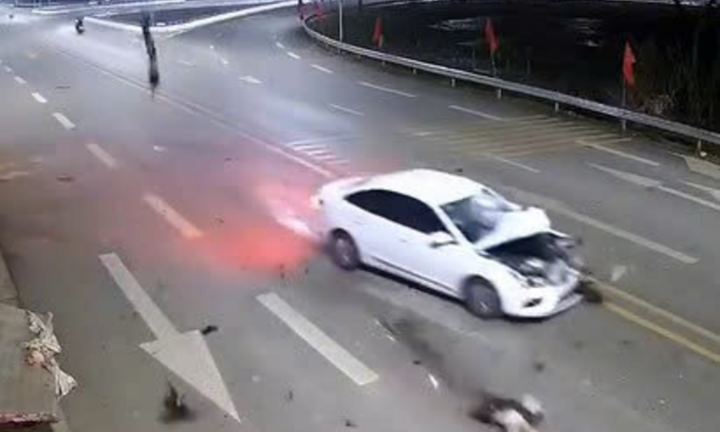 Vụ xe máy đâm trực diện ô tô, 2 thiếu niên thương vong: Truy trách nhiệm phụ huynh