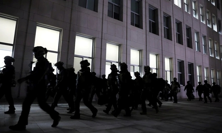 Hàn Quốc bắt khẩn cấp một loạt quan chức cấp cao liên quan vụ thiết quân luật