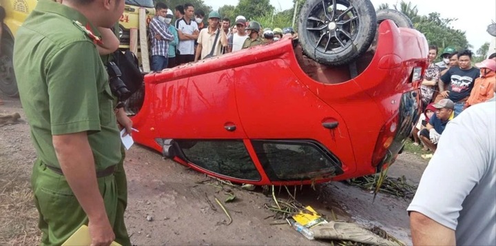 Vụ ô tô lao xuống kênh, 1 người tử vong ở Long An: Xác định danh tính nạn nhân