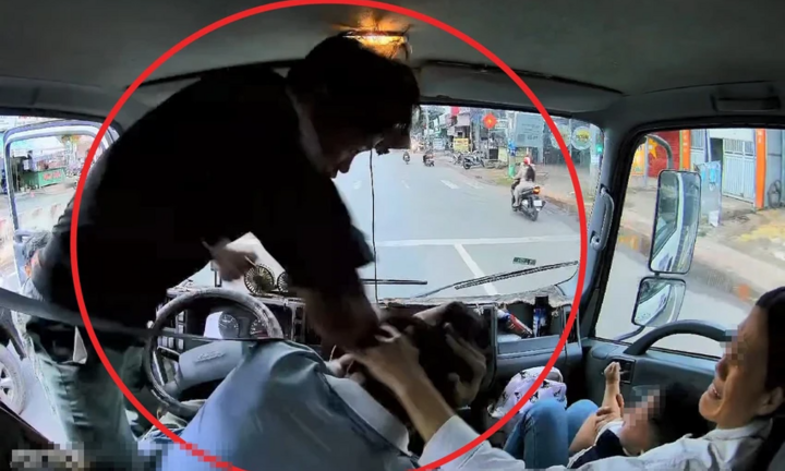 Clip: Tài xế ô tô bán tải 