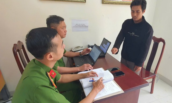 Can ngăn cặp tình nhân đánh nhau, người đàn ông bị tấn công