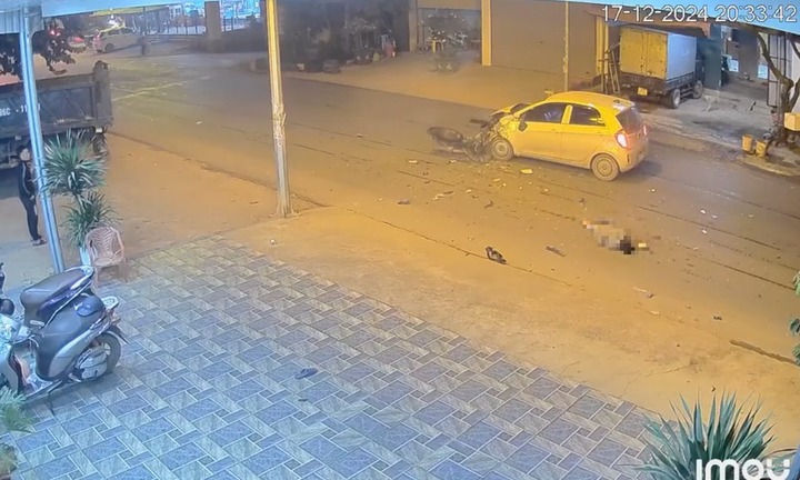 Clip: Hãi hùng cảnh thanh niên đi xe máy 