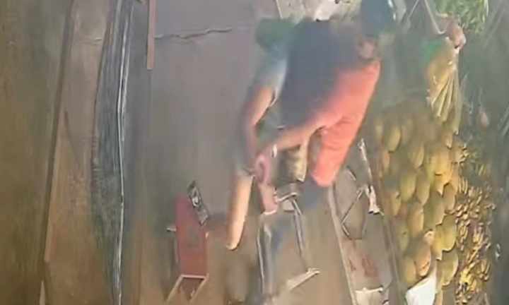Tình tiết mới nhất vụ người đàn ông bị tố đụng chạm nhạy cảm chủ sạp rau củ ở TP.HCM