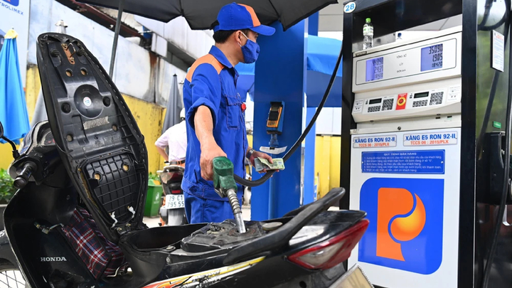 Giá xăng dầu chiều nay 19/12: Xăng dầu đồng loạt tăng từ 15h