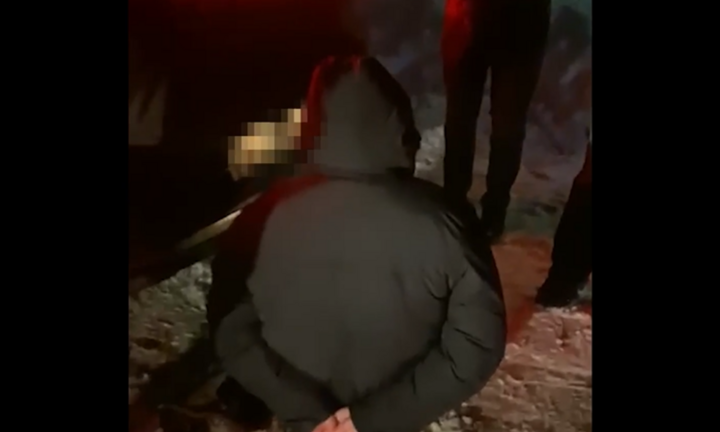 Clip: FSB đột kích vào căn hộ, bắt nghi phạm ám sát tướng hạt nhân Nga