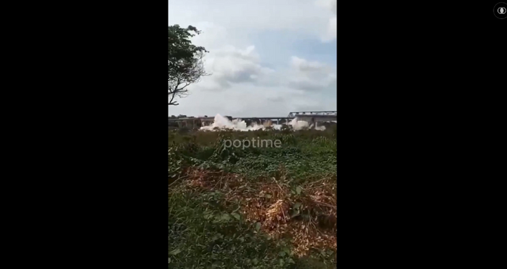 Clip: Sập cầu trên tuyến đường huyết mạch ở Brazil, cảnh tượng 