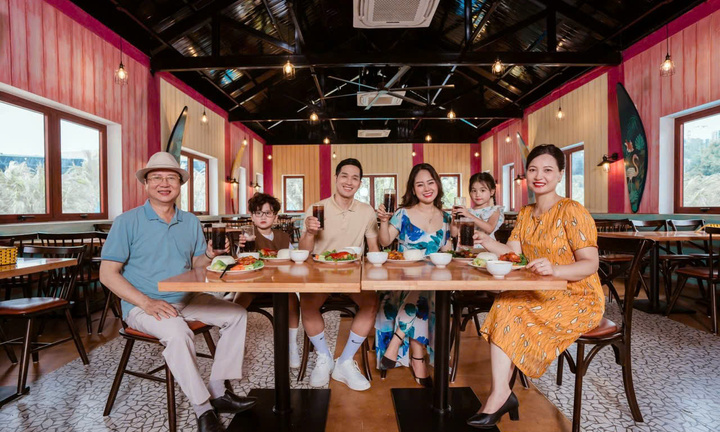 Nàng tiên cá siêu đẹp sẽ đón năm mới 2025 tại Thiên đường Bảo Sơn