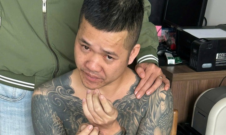 Hành tung bí ẩn của đối tượng truy nã có hình xăm kỳ lân phủ kín người vừa sa lưới