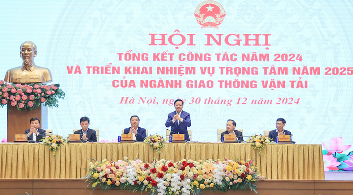 Phó Thủ tướng: Ngành GTVT cần đi trước đón đầu cơ hội mới