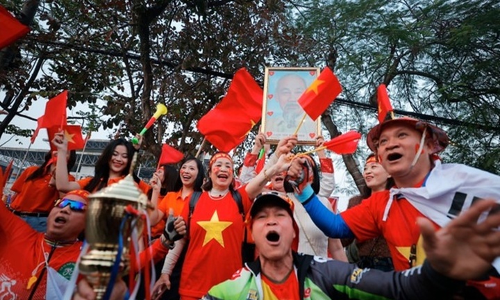 Chung kết AFF Cup 2024: Dòng người đổ về Việt Trì, tiếp lửa cho tuyển Việt Nam