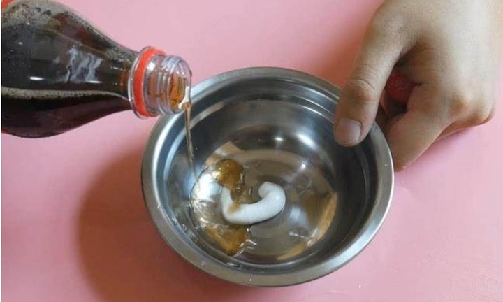 Hòa kem đánh răng với nước ngọt có tác dụng gì?