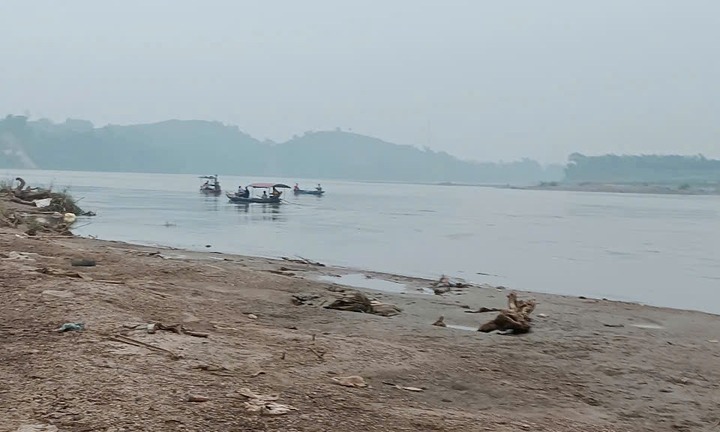 Yên Bái:  Hai vợ chồng bị lật thuyền trên sông Hồng, đuối nước tử vong 