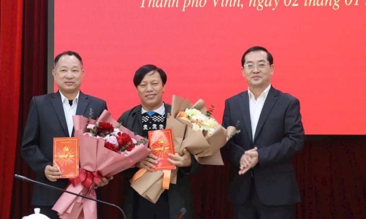 Danh tính một Trưởng phòng ở Nghệ An nghỉ hưu trước tuổi, nhận hỗ trợ hơn 500 triệu đồng