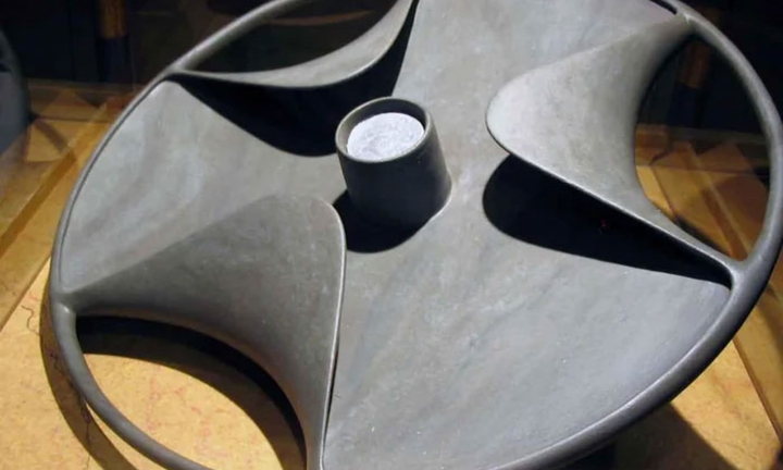 Chiếc đĩa bí ẩn 5.000 năm tuổi được tìm thấy ở Ai Cập khiến các nhà khoa học 