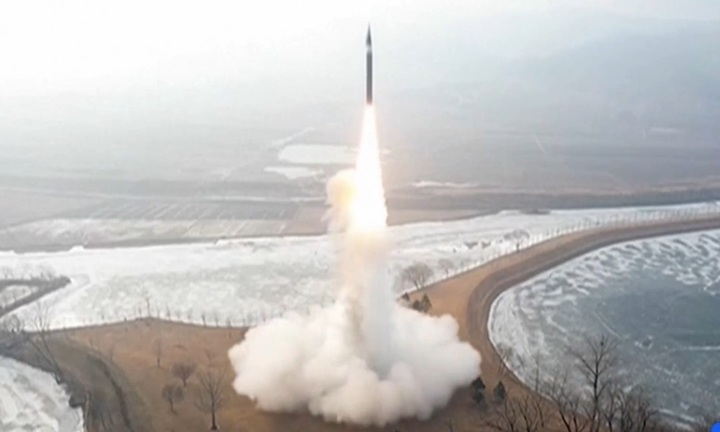 Clip: Cận cảnh tên lửa siêu vượt âm 