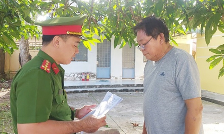 Bắt tạm giam chủ tiệm tạp hóa gây án mạng do ghen tuông