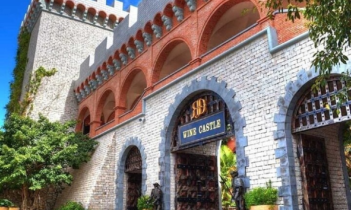 Du lịch Phan Thiết ghé thăm lâu đài kiến trúc châu Âu đẹp mê hồn