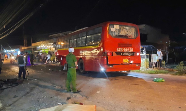 Tin tức tai nạn giao thông mới nhất ngày 13/1: Xe máy tông xe đưa rước công nhân