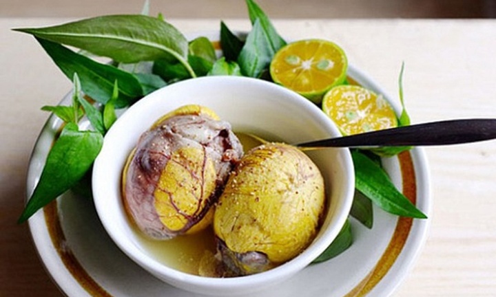 Vì sao người bệnh tiểu đường nên hạn chế ăn trứng vịt lộn?