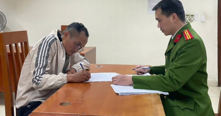 Bắt đối tượng chuyên trộm bình ắc quy dự phòng đèn tín hiệu giao thông ở Hà Nội