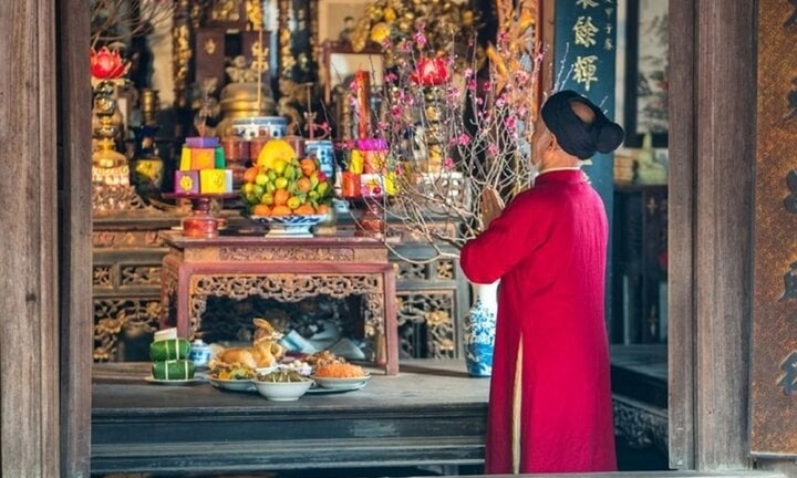 Văn khấn rằm (15) tháng Chạp (12) năm 2024 chuẩn nhất, chi tiết nhất