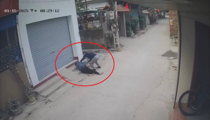 Điều tra vụ người đàn ông bị tấn công giữa đường ở Hà Nội