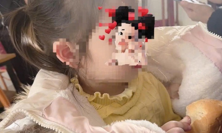 Vụ bé gái 4 tuổi bị cô gái dắt rời trường mầm non: Chia sẻ bất ngờ của người mẹ