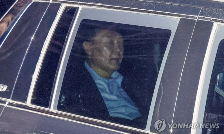 Hành động đặc biệt của Tổng thống Yoon Suk-yeol trước khi bị bắt giữ